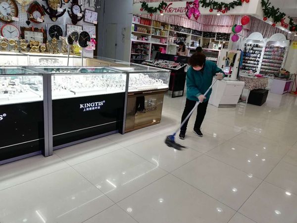 修武陽光家政和焦作霞光物業(yè)公司員工在四城連創(chuàng)工作中做出了突出貢獻(xiàn)